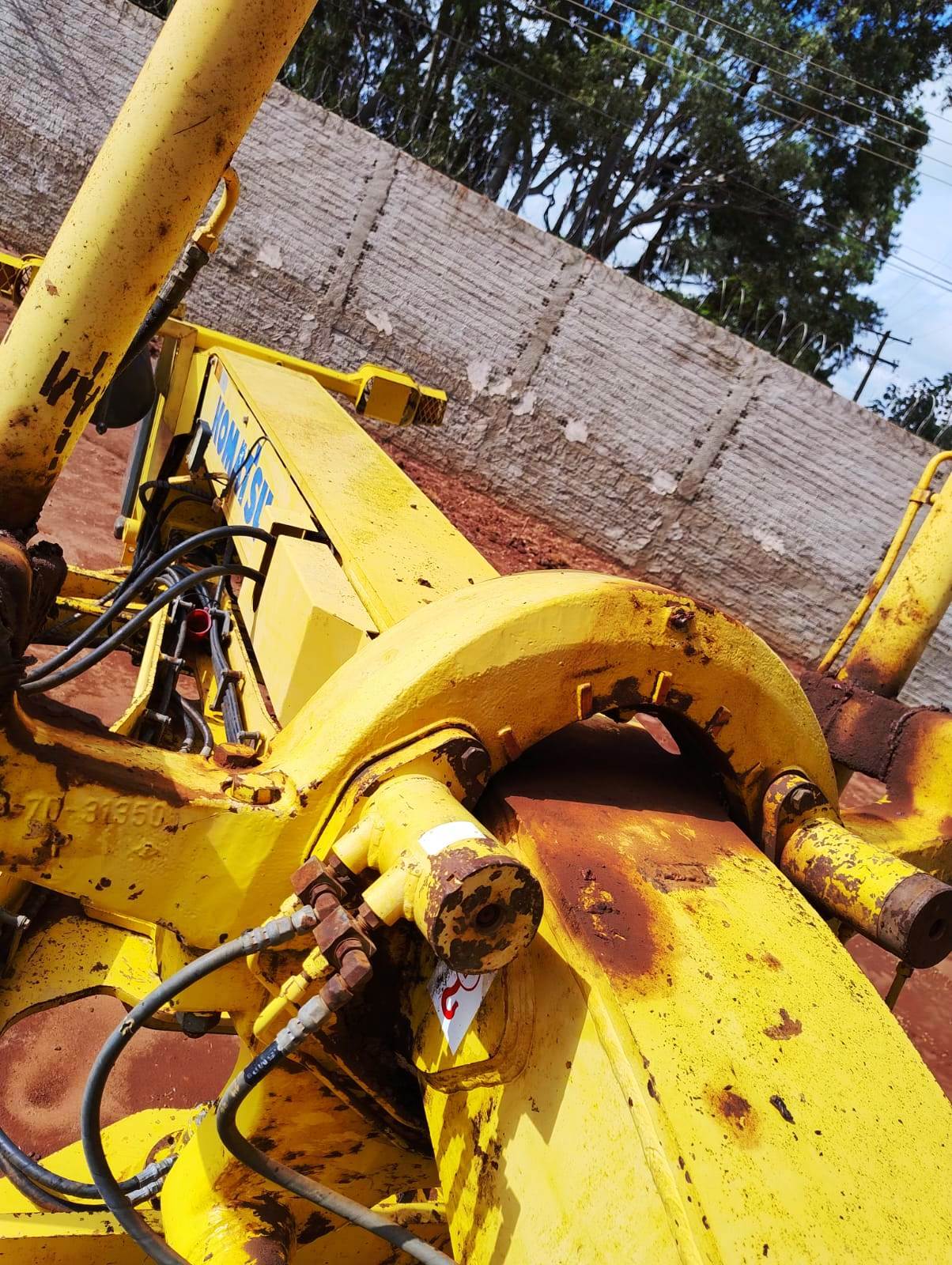 Motoniveladora Komatsu GD555 2011 - Imagem 2