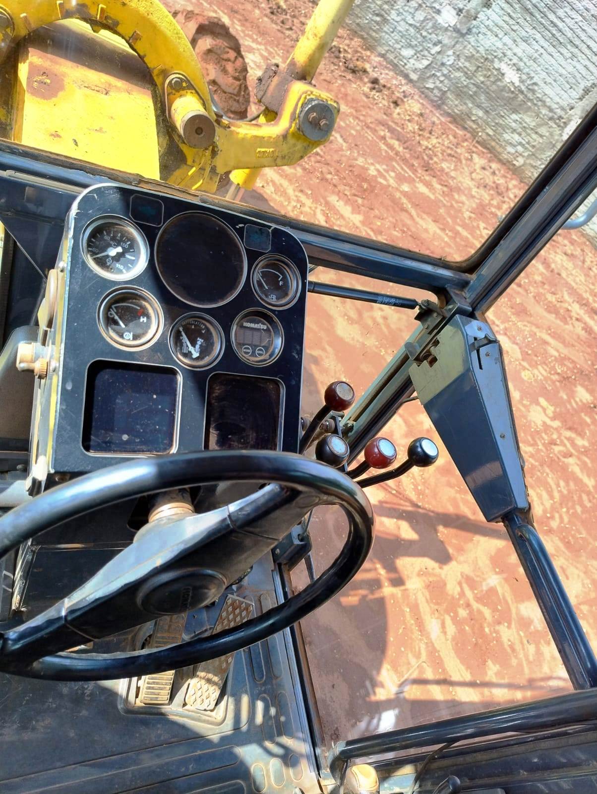Motoniveladora Komatsu GD555 2011 - Imagem 5