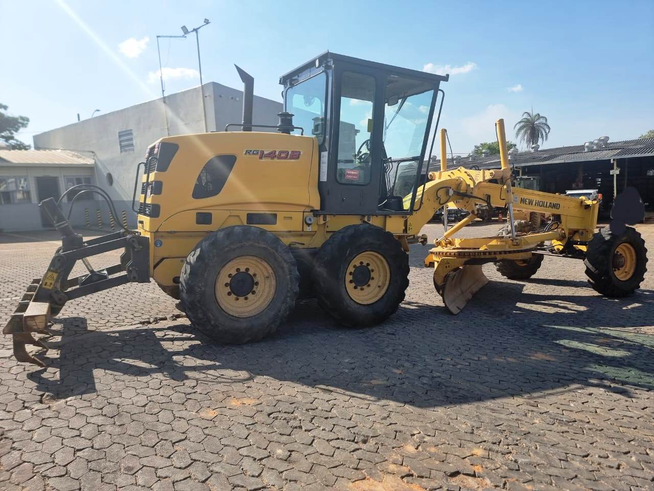 Motoniveladora New Holland RG140 2009 - Imagem 4
