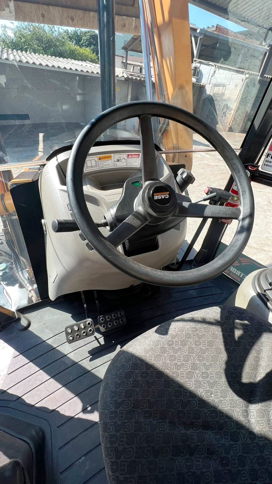 Retroescavadeira Case 580N 2018 - Imagem 3