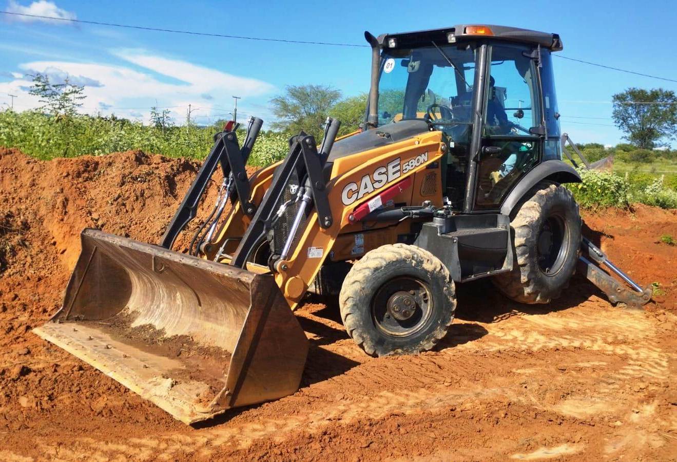 Retroescavadeira Case 580N 2022 - Imagem 1