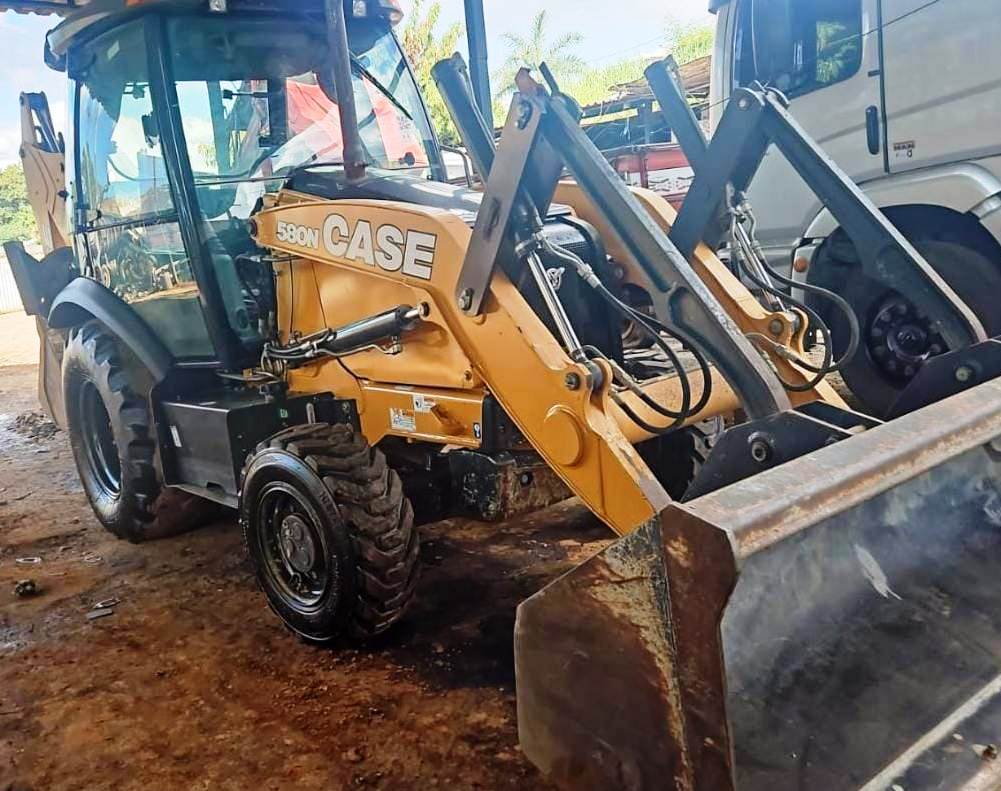 Retroescavadeira Case 580N 2022 - Imagem 1
