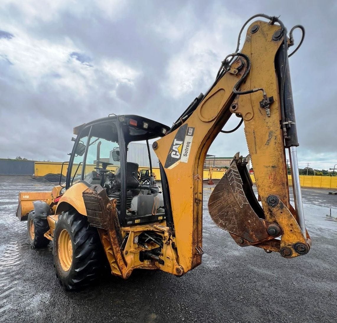 Retroescavadeira Caterpillar 416E 2011 - Imagem 8