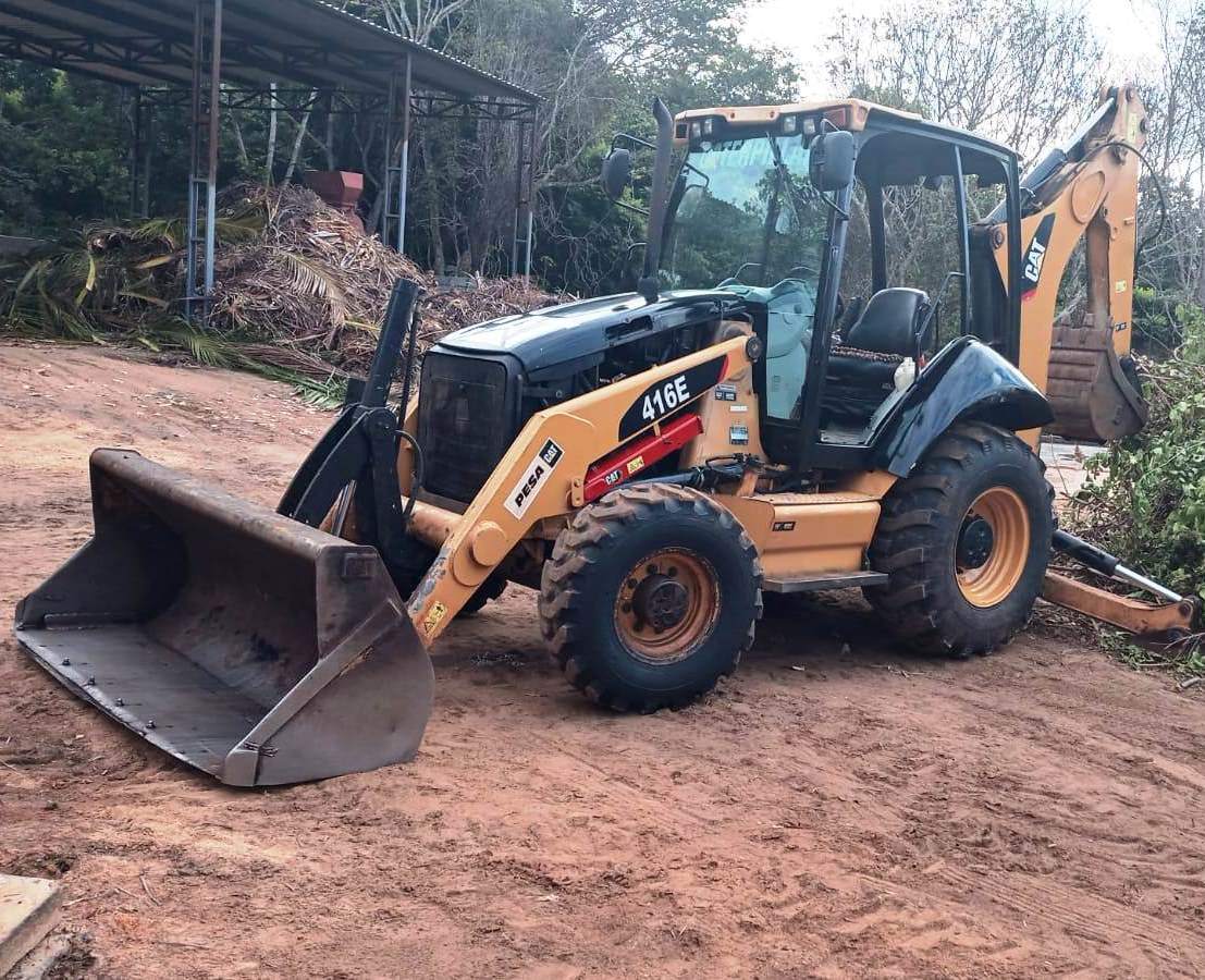 Retroescavadeira Caterpillar 416E 2015 - Imagem 1
