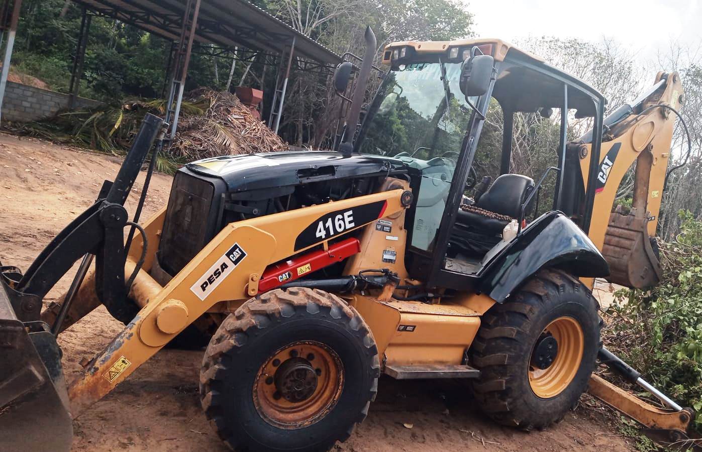Retroescavadeira Caterpillar 416E 2015 - Imagem 2