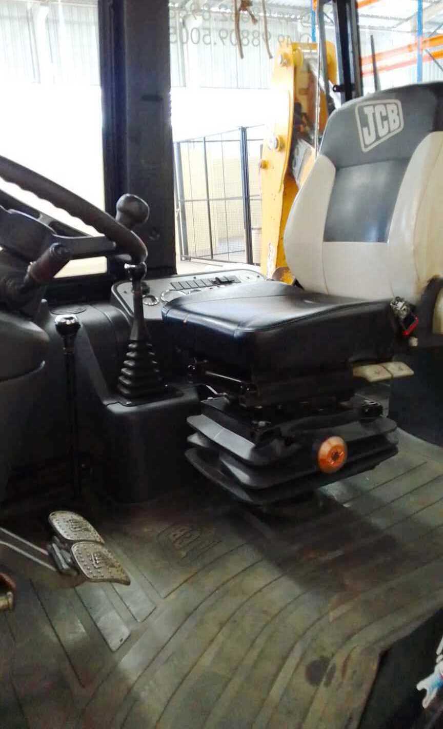 Retroescavadeira JCB 3C 2013 - Imagem 5