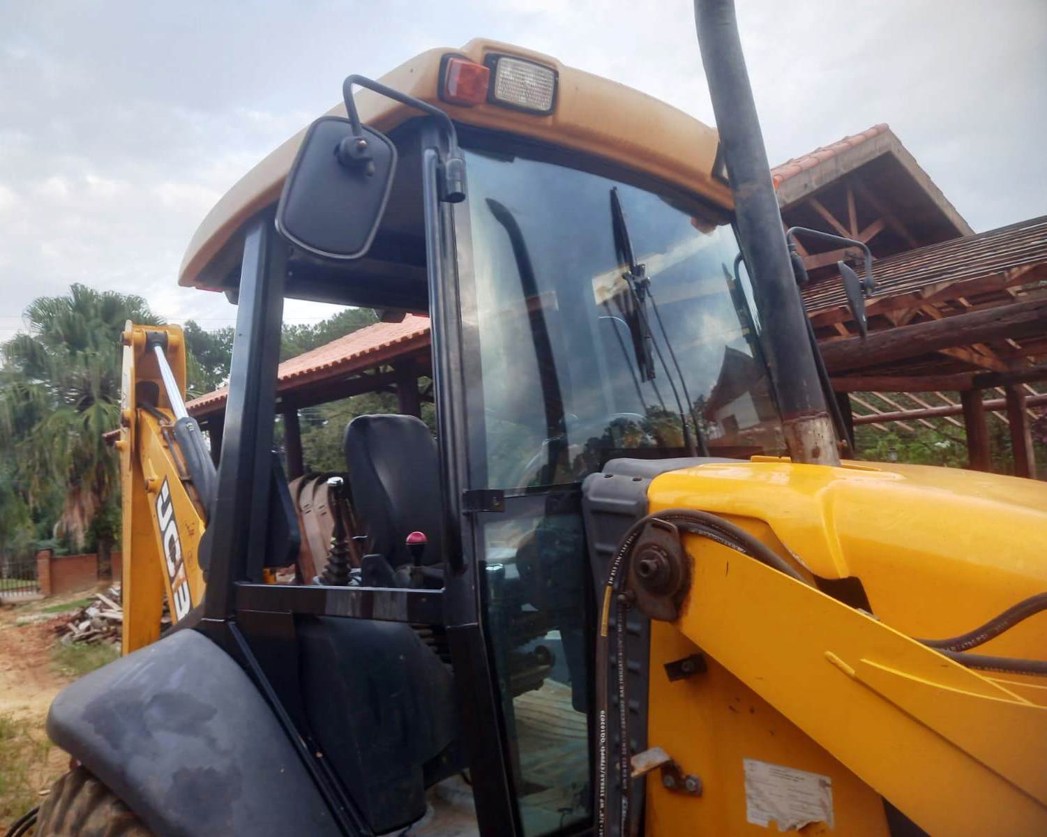 Retroescavadeira JCB 3C 2014 - Imagem 4