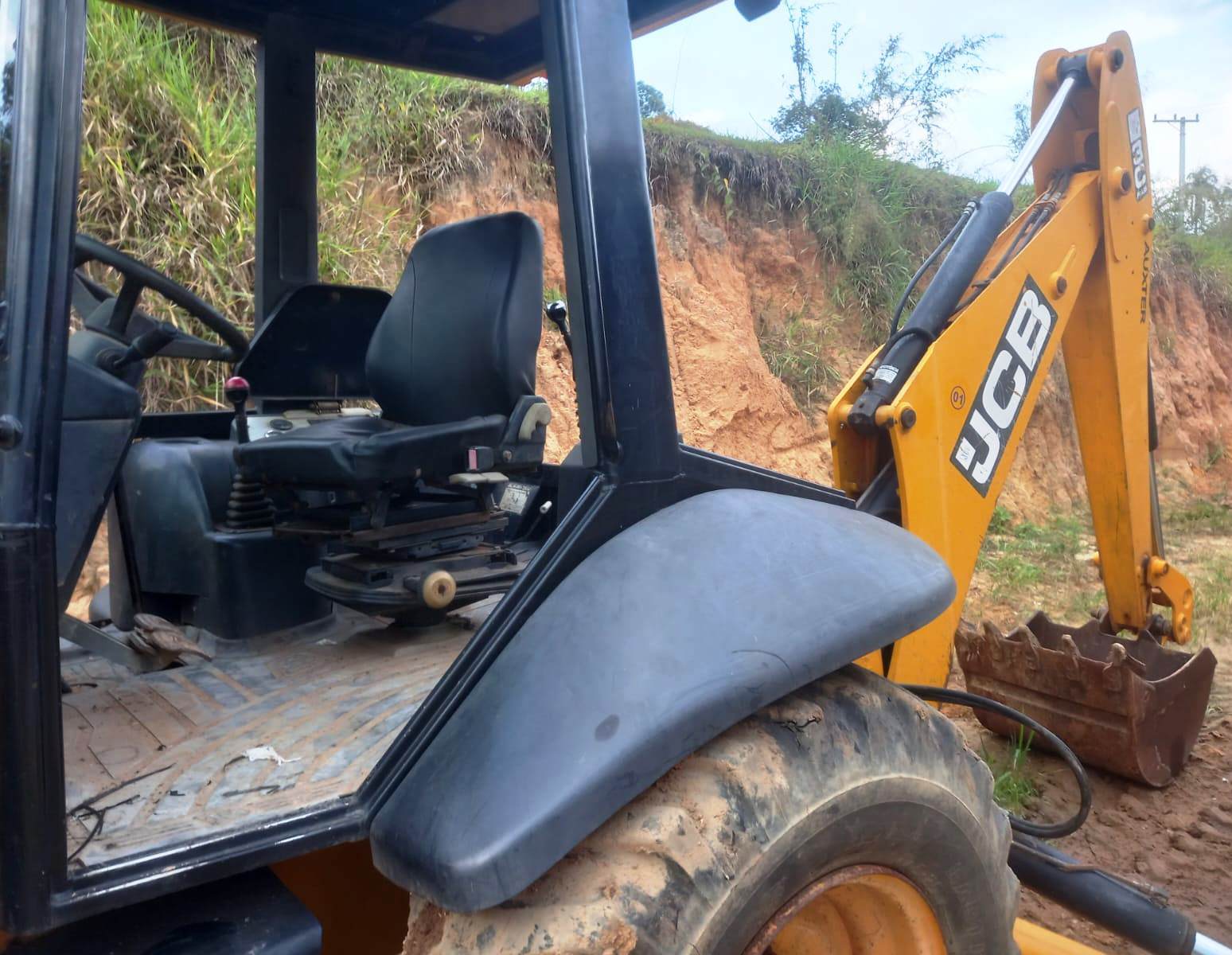 Retroescavadeira JCB 3C 2014 - Imagem 6