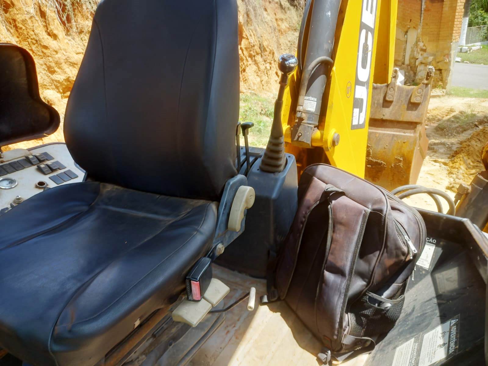 Retroescavadeira JCB 3C 2014 - Imagem 13