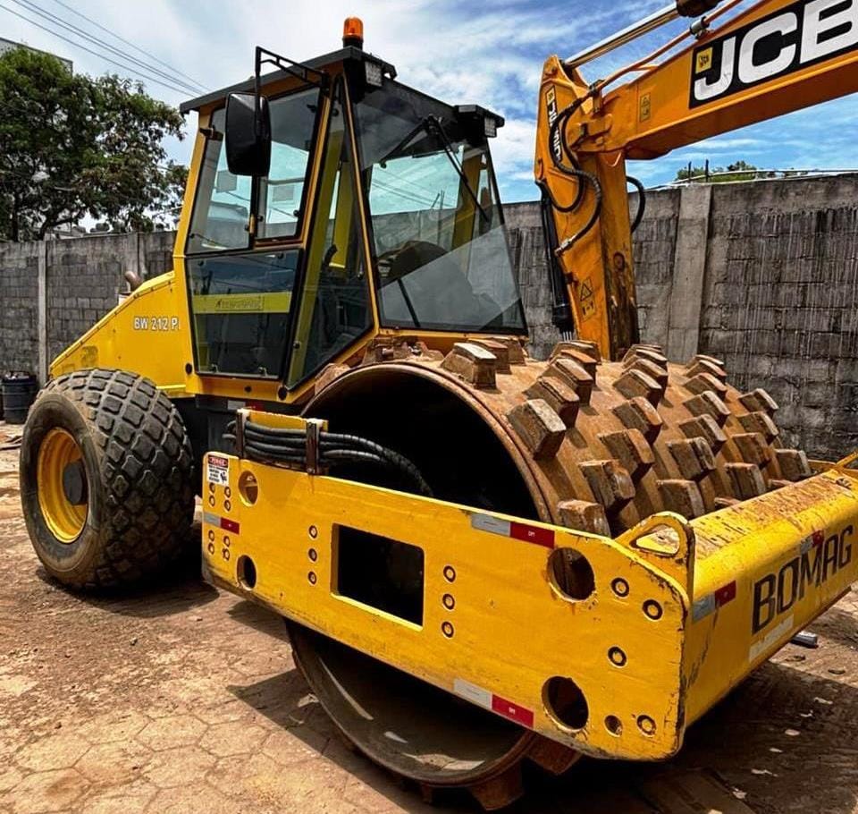 Rolo compactador Bomag BW212 2010 - Imagem 1