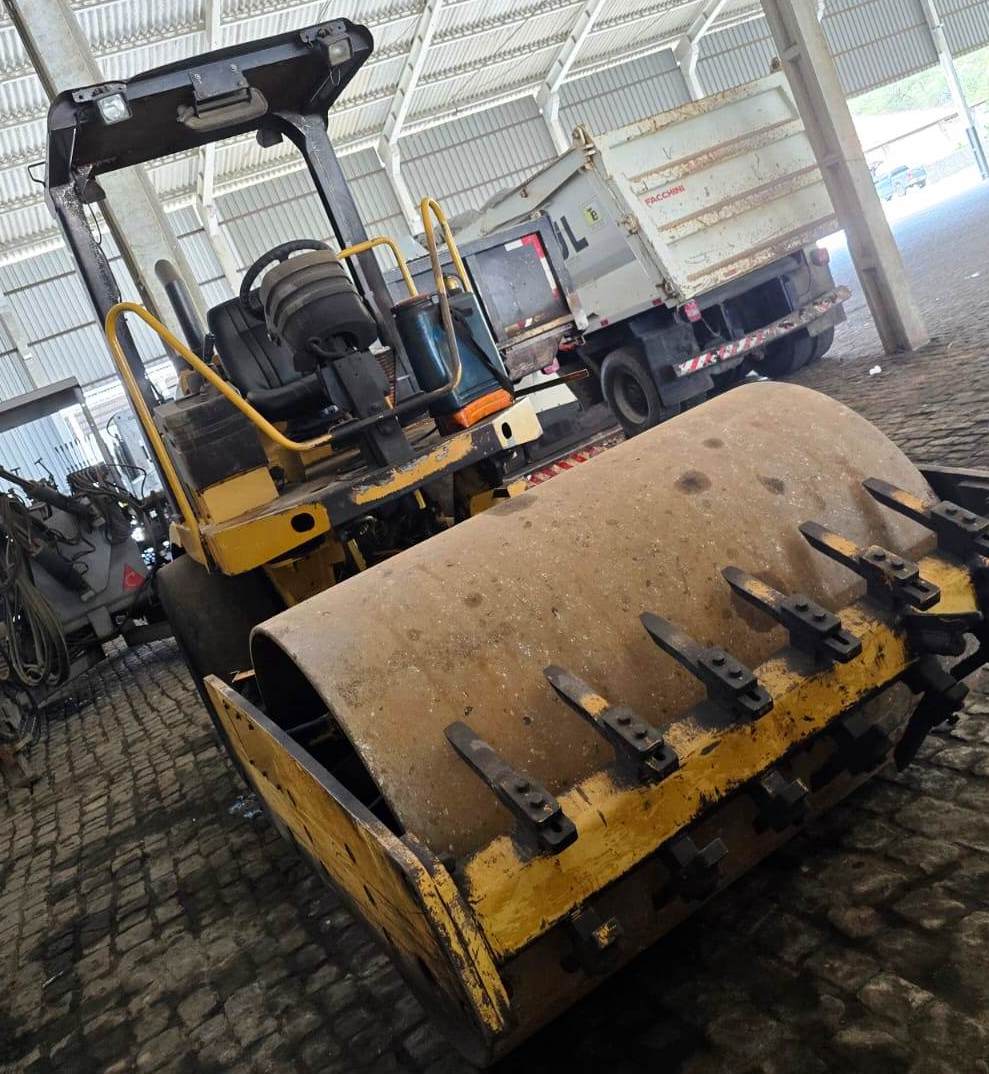 Rolo compactador Caterpillar CS 423E 2014 - Imagem 4