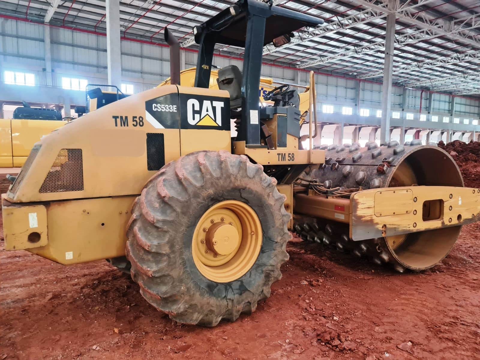 Rolo compactador Caterpillar CS533E 2008 - Imagem 3