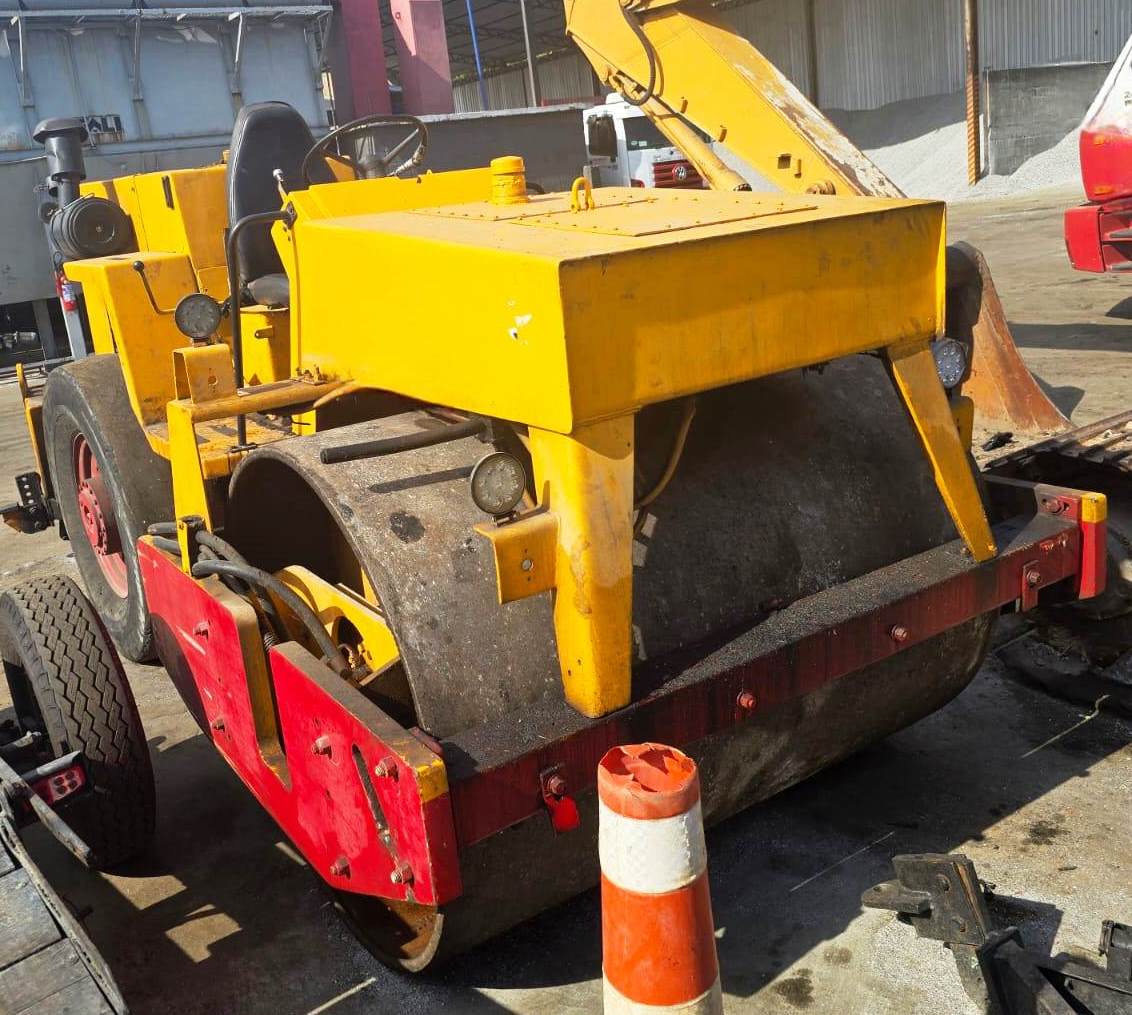 Rolo compactador Dynapac CA15 1990 - Imagem 1