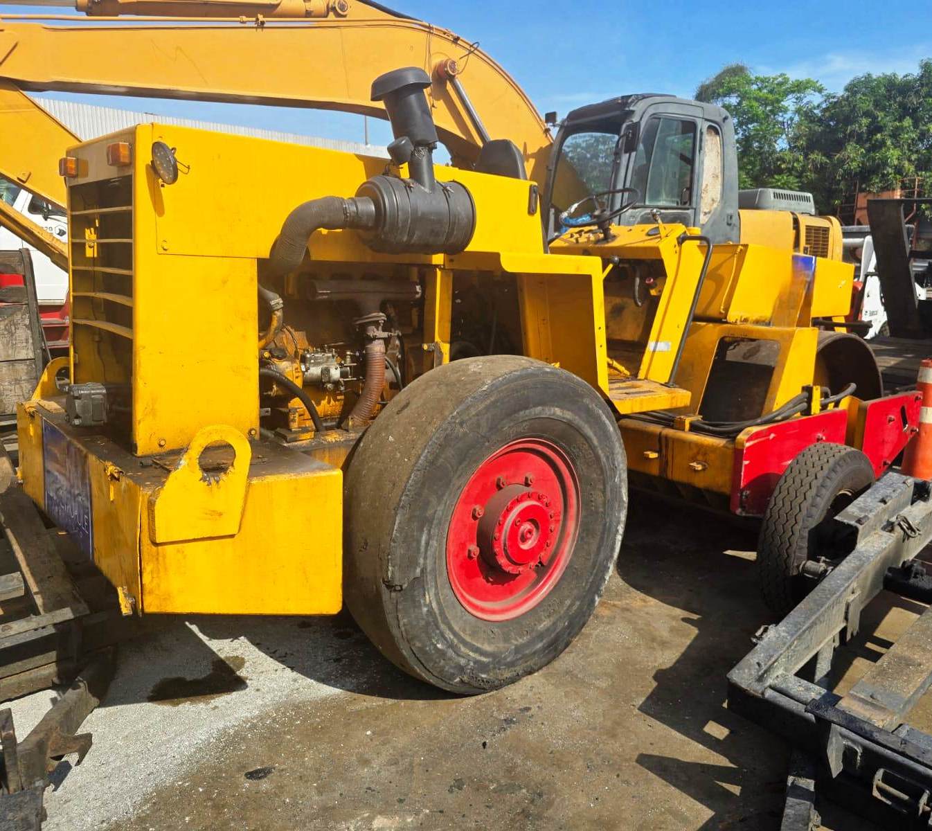 Rolo compactador Dynapac CA15 1990 - Imagem 2