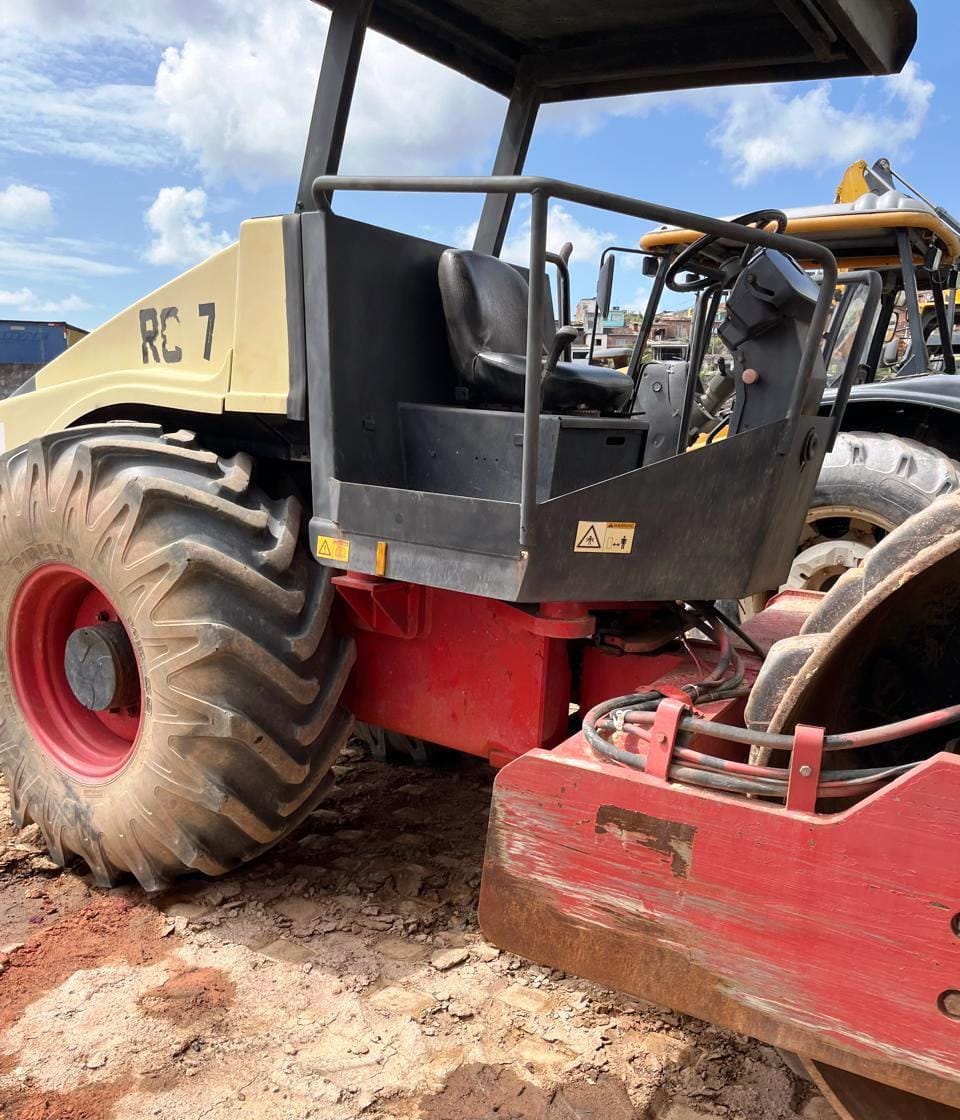 Rolo compactador Dynapac CA250 2009 - Imagem 2