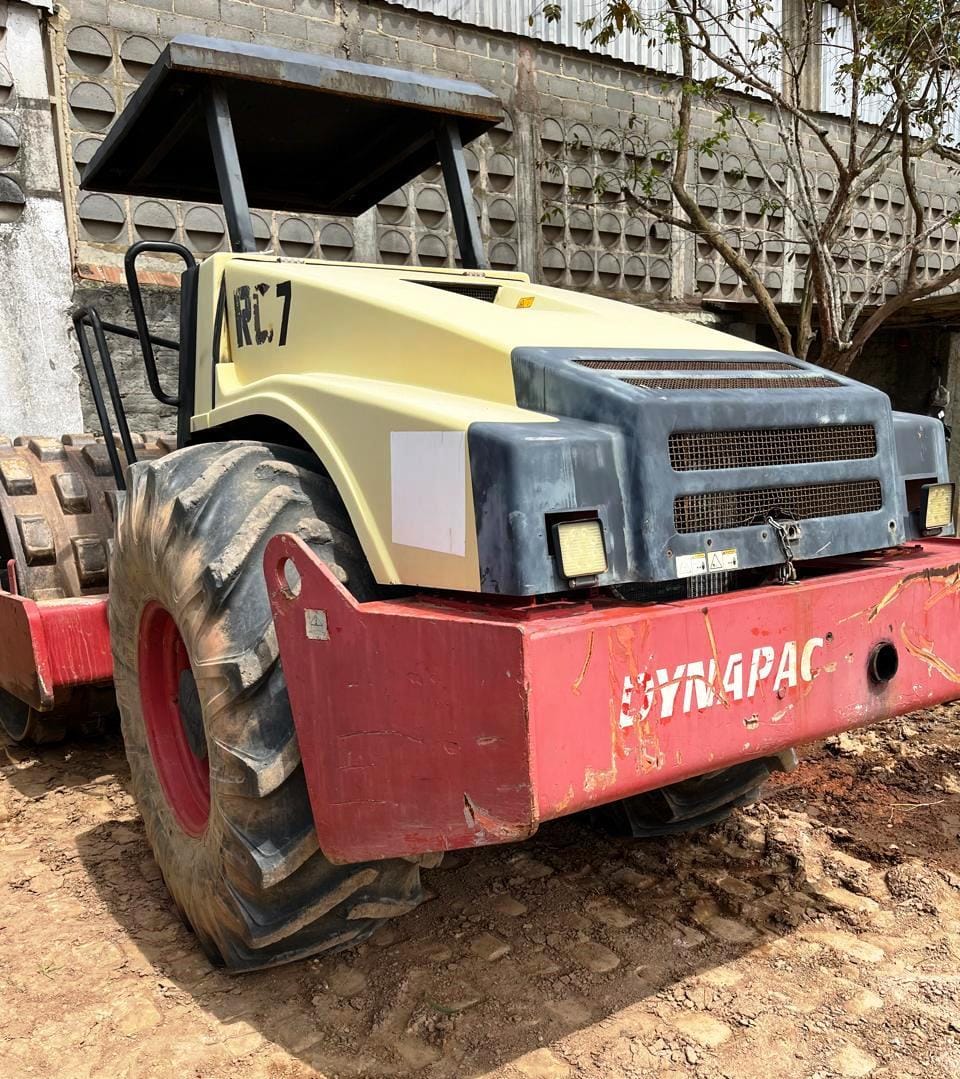 Rolo compactador Dynapac CA250 2009 - Imagem 3