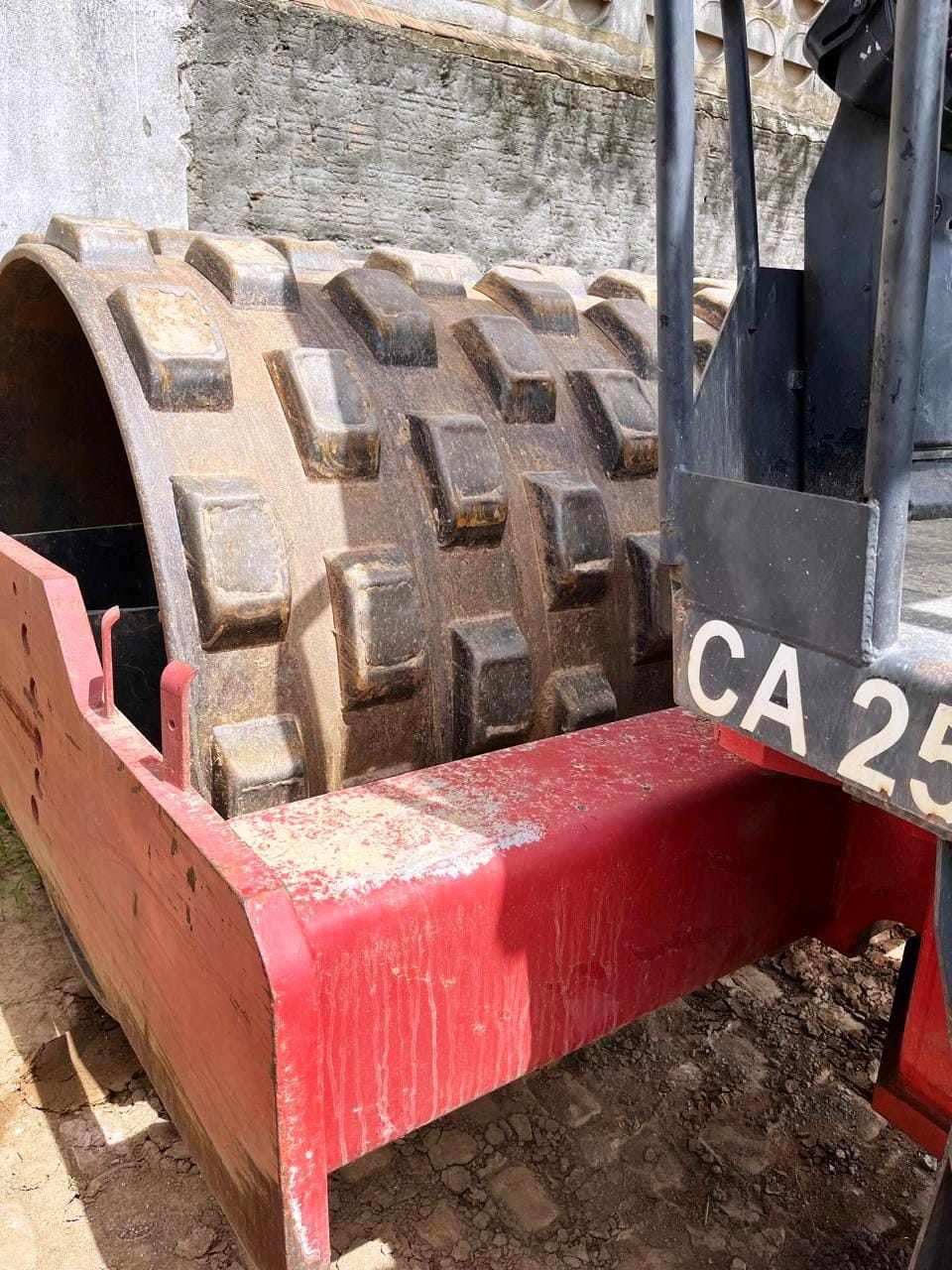 Rolo compactador Dynapac CA250 2009 - Imagem 4