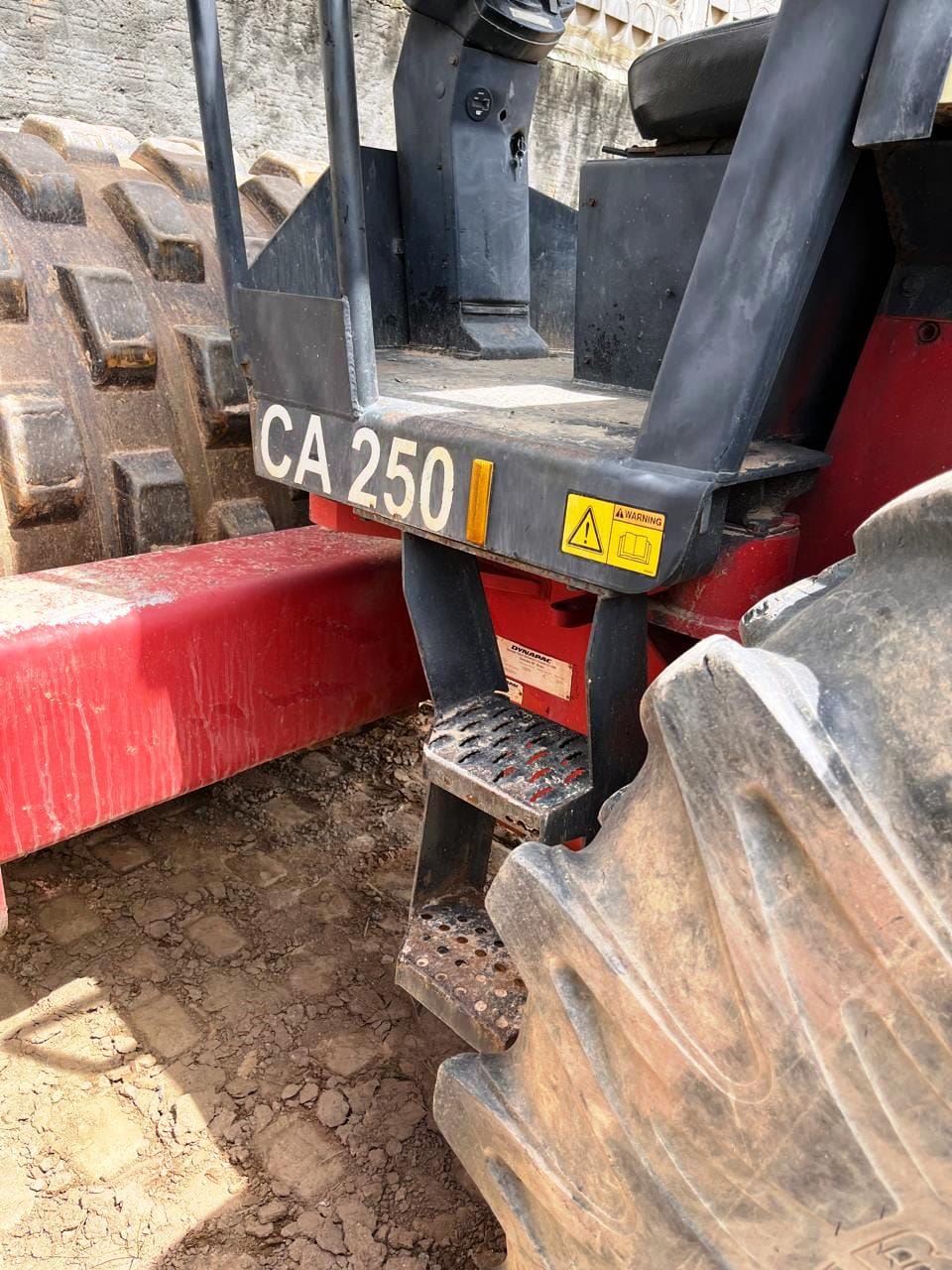 Rolo compactador Dynapac CA250 2009 - Imagem 6