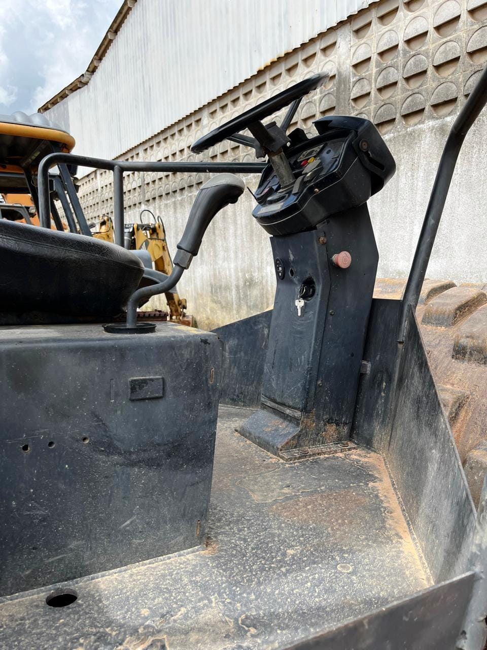 Rolo compactador Dynapac CA250 2009 - Imagem 15