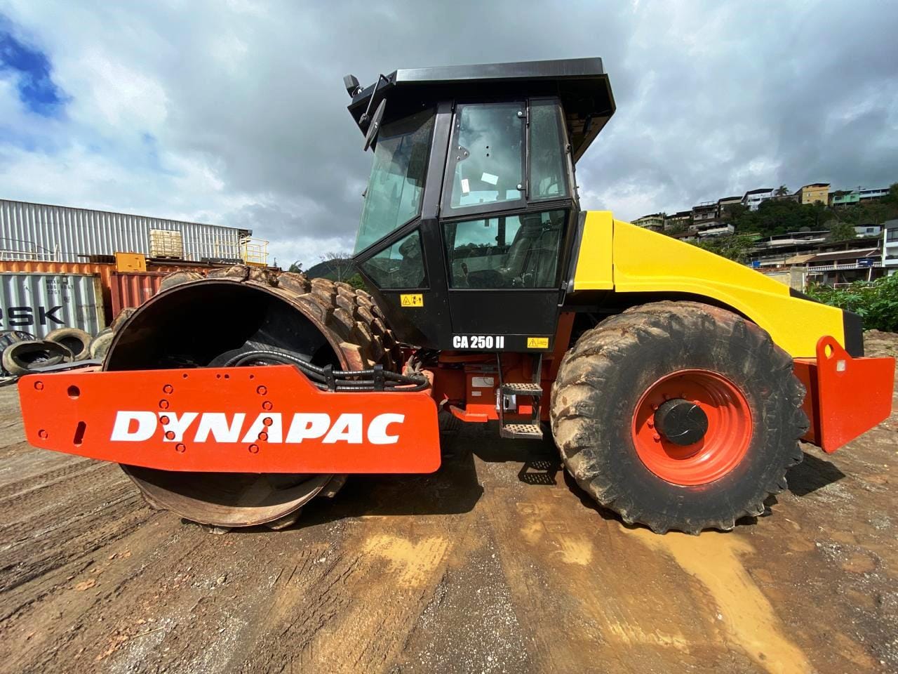 Rolo compactador Dynapac CA250 2011 - Imagem 2