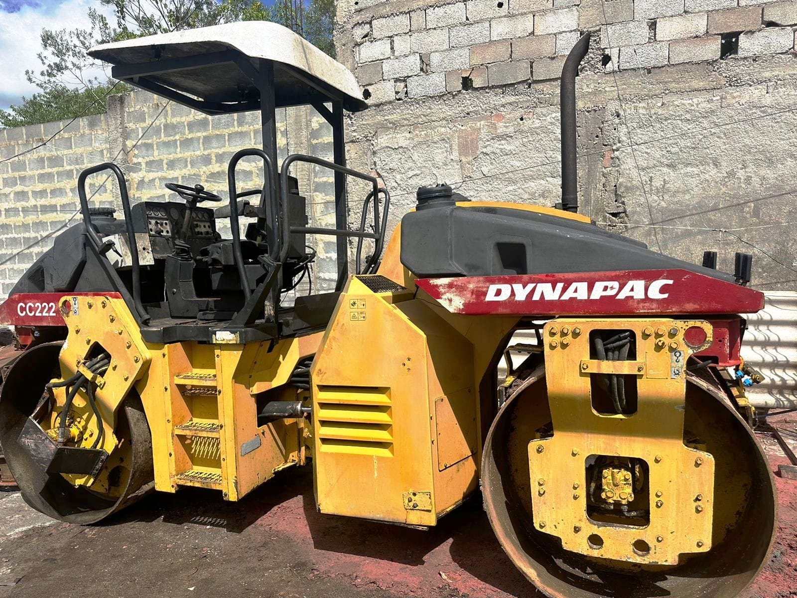Rolo compactador Dynapac CC222 1997 - Imagem 1