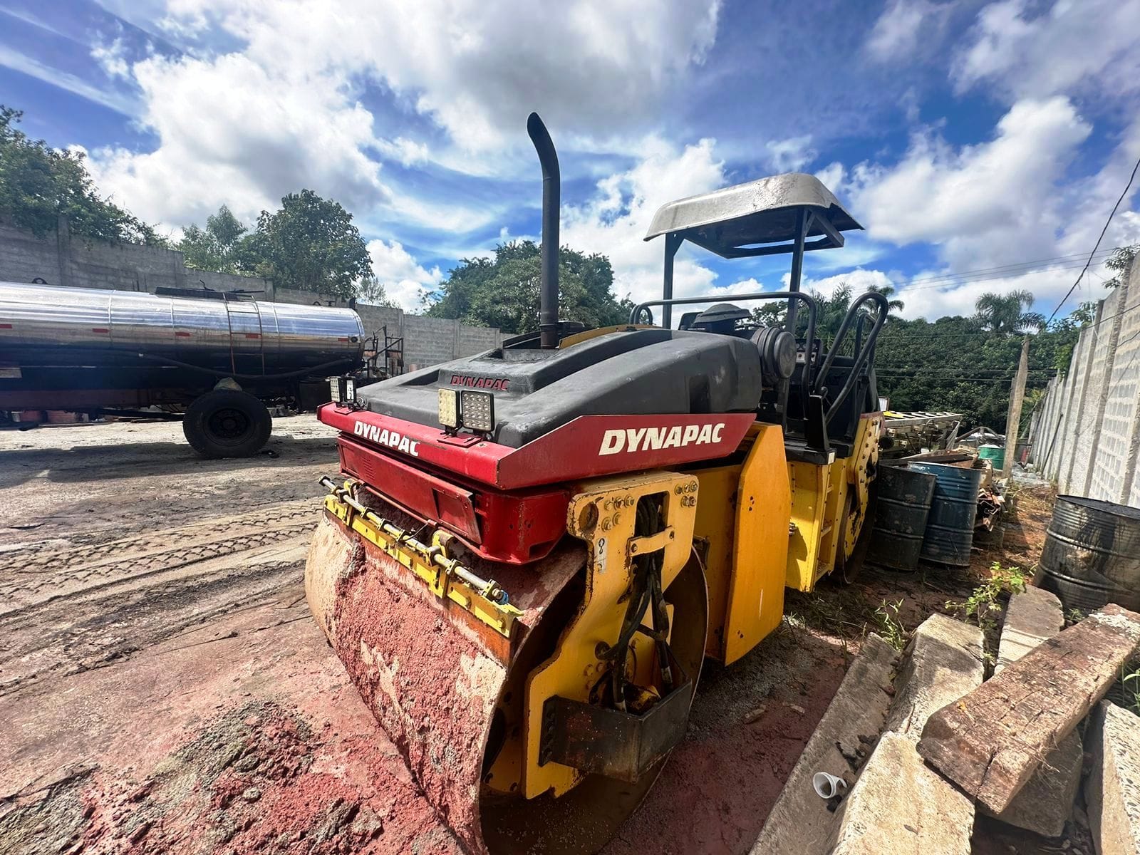 Rolo compactador Dynapac CC222 1997 - Imagem 3