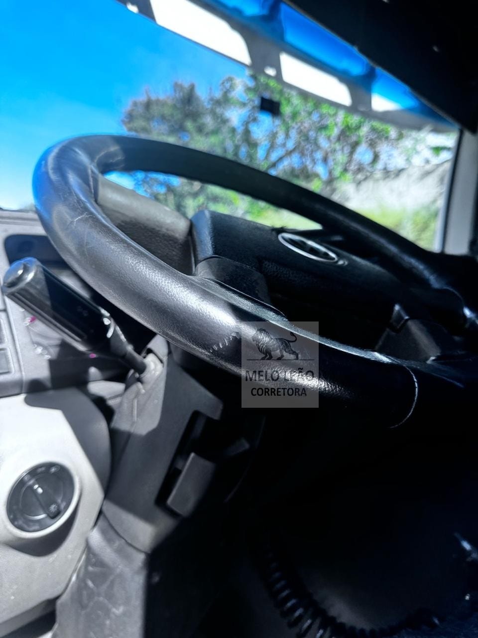 Caminhão Baú Volkswagen 13.180 Const 4x2 2011 - Imagem 3