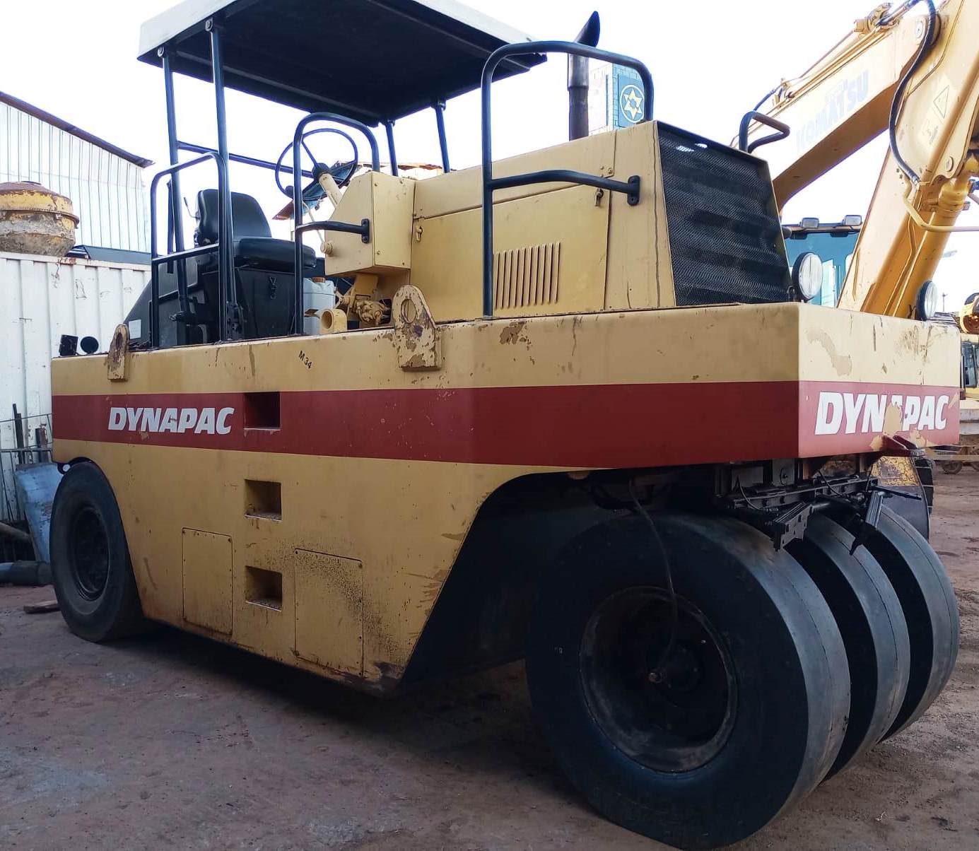 Rolo compactador Dynapac CP221 2008 - Imagem 2