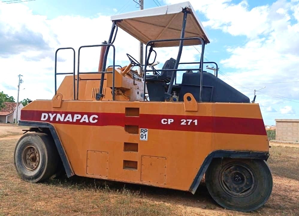 Rolo compactador Dynapac CP-271 2003 - Imagem 1