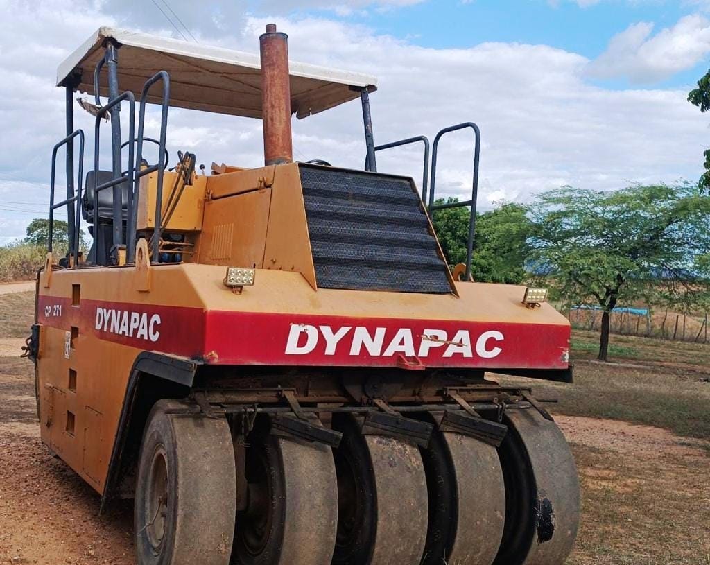 Rolo compactador Dynapac CP-271 2003 - Imagem 2