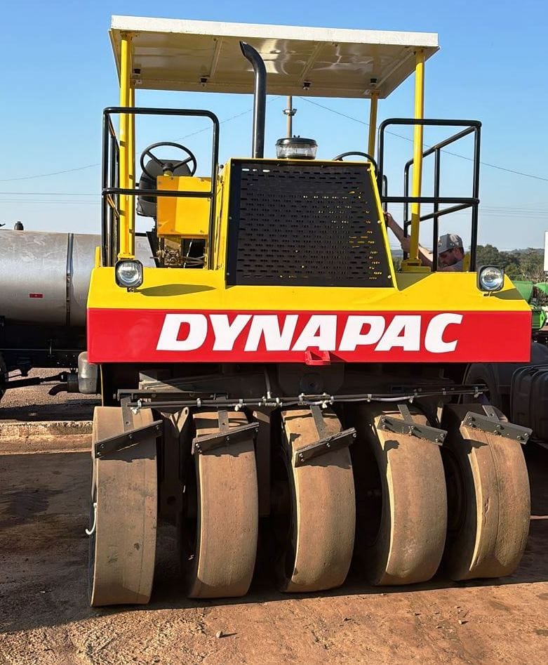 Rolo compactador Dynapac CP-271 2006 - Imagem 2