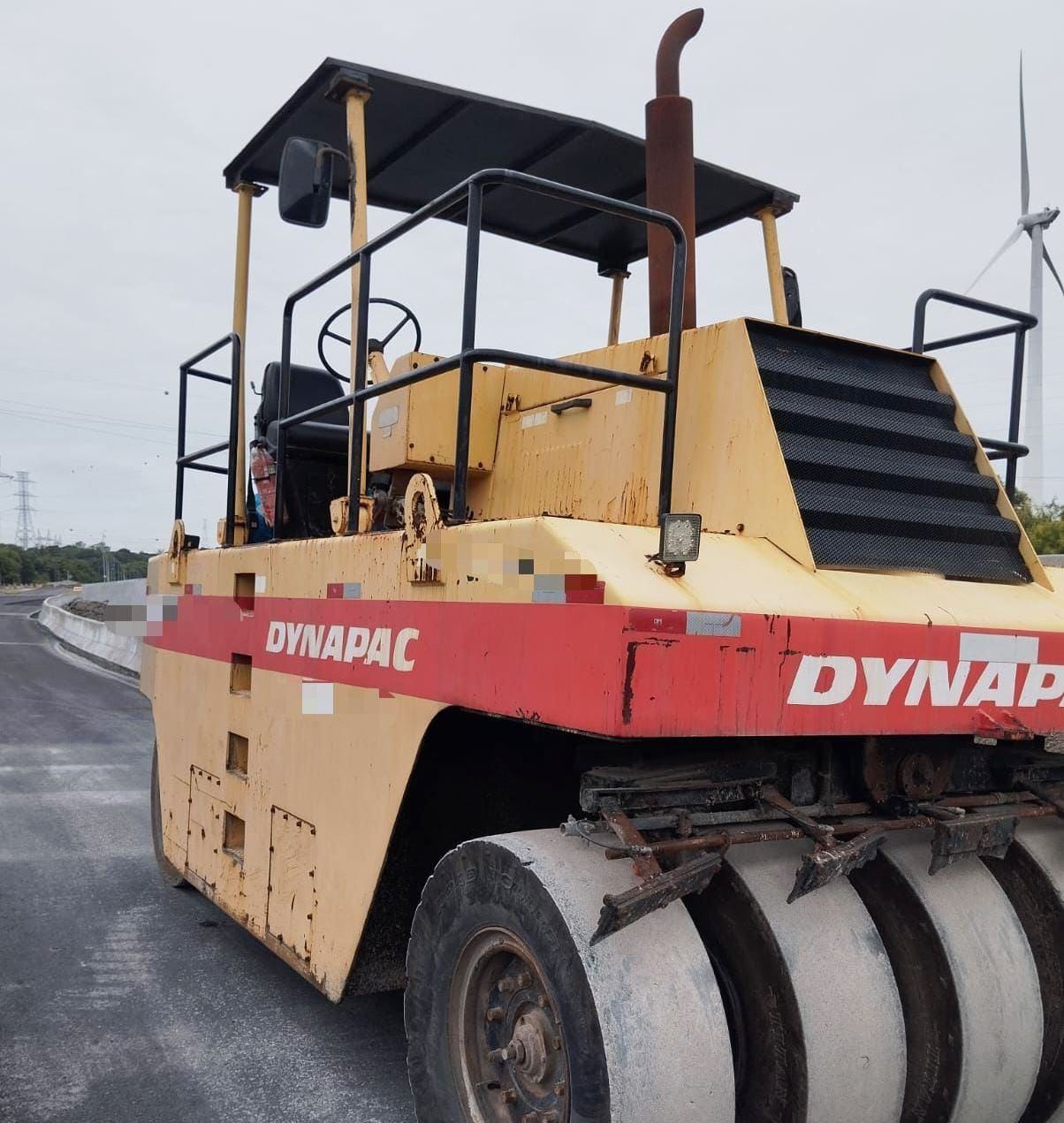Rolo compactador Dynapac CP-271 2009 - Imagem 1