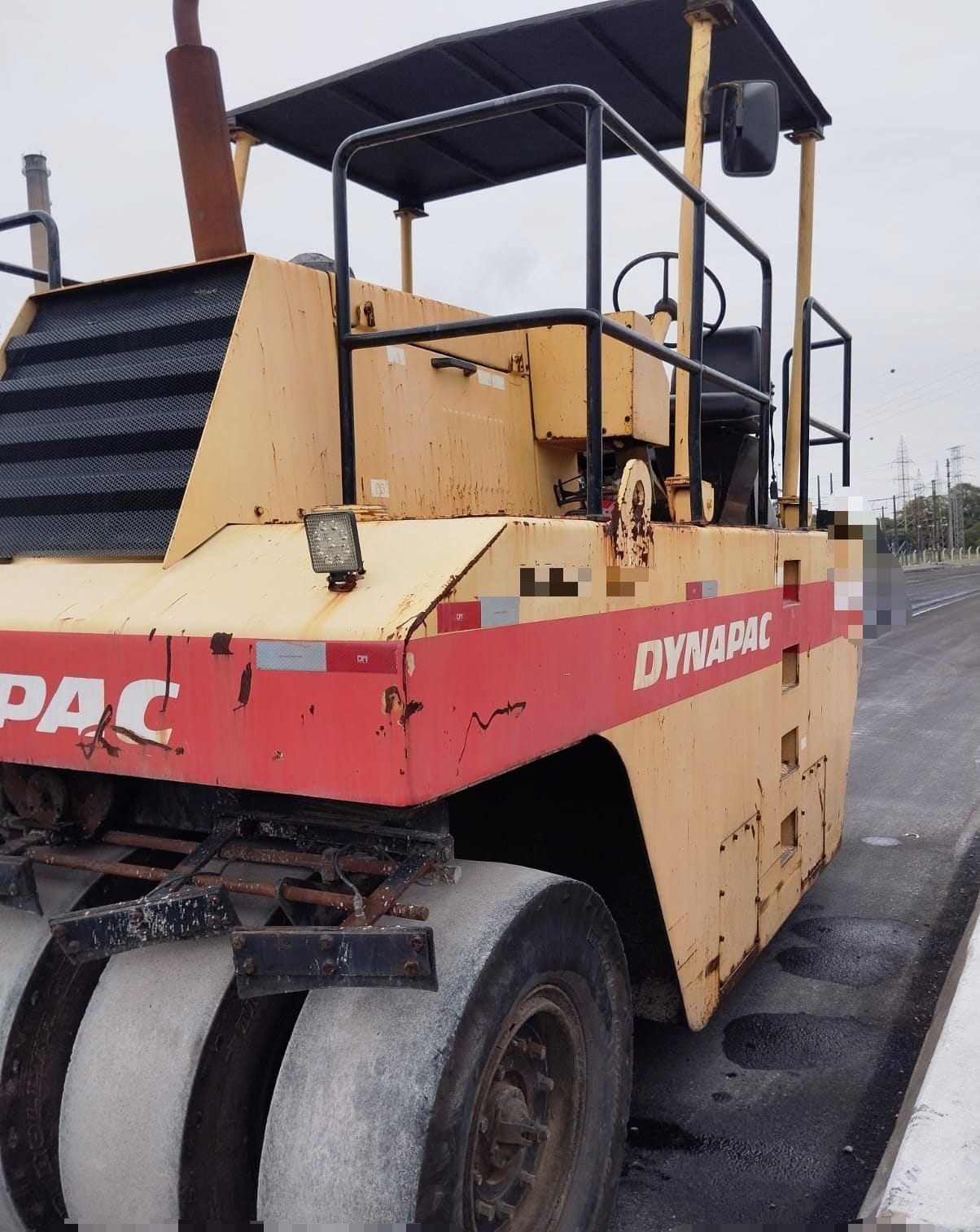 Rolo compactador Dynapac CP-271 2009 - Imagem 2