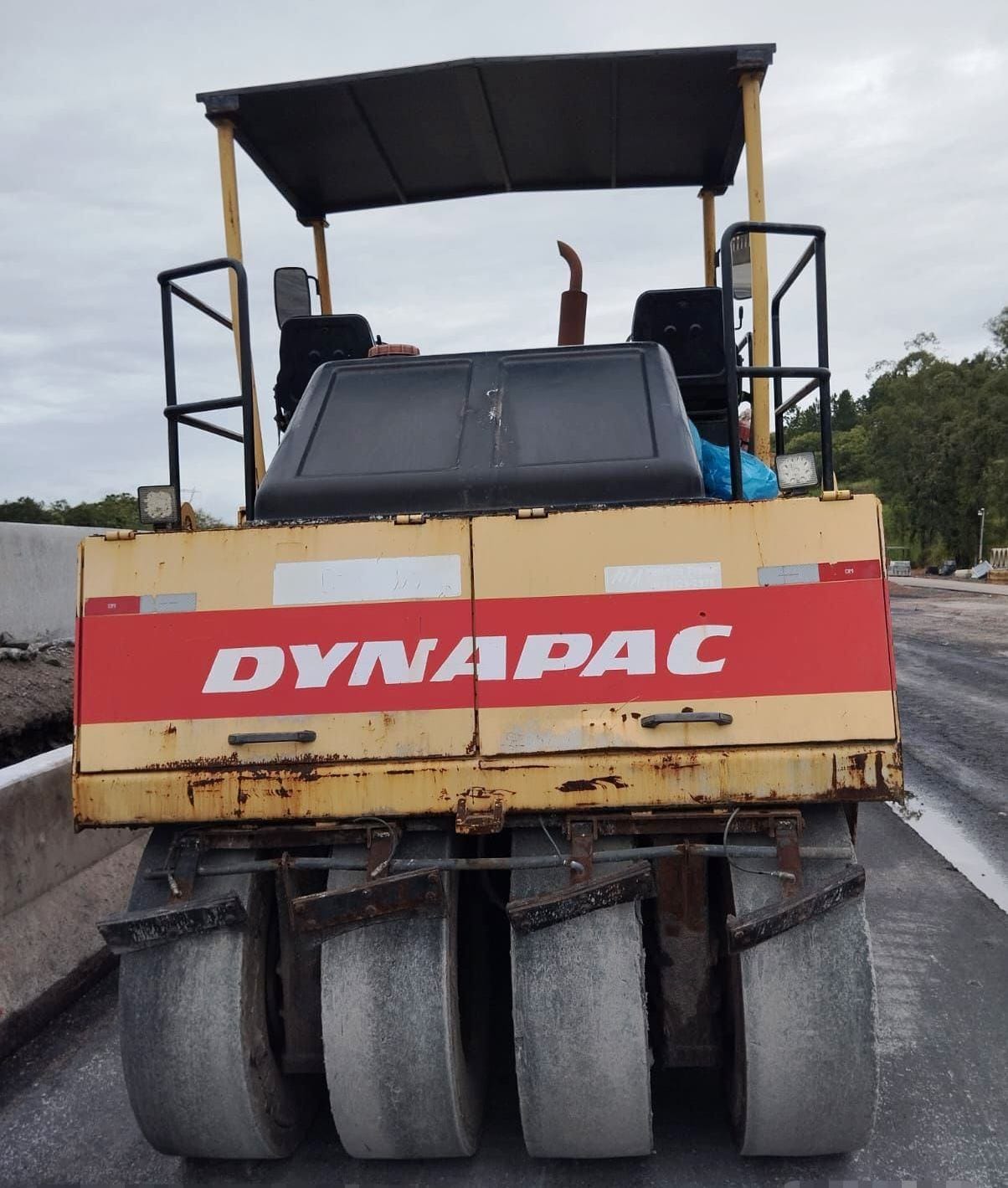 Rolo compactador Dynapac CP-271 2009 - Imagem 3
