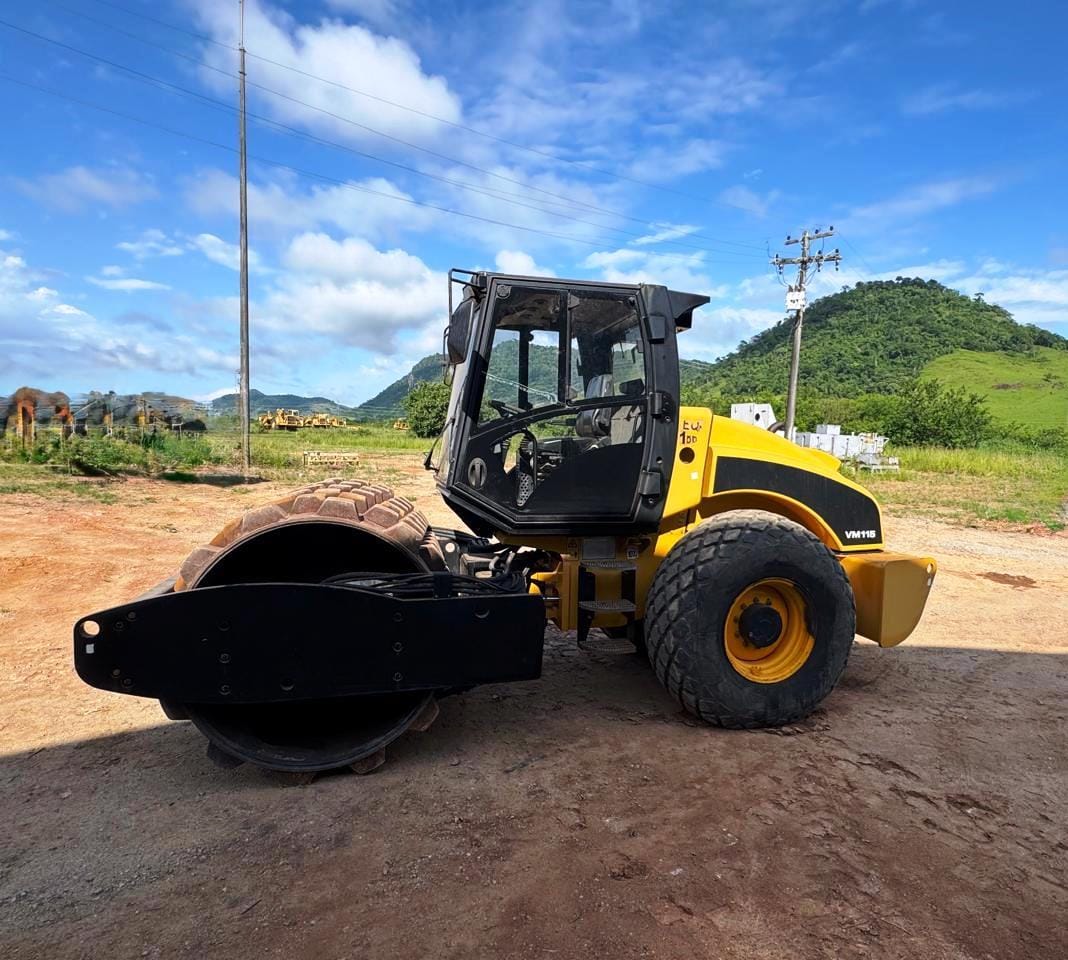 Rolo compactador JCB VM115 2011 - Imagem 4
