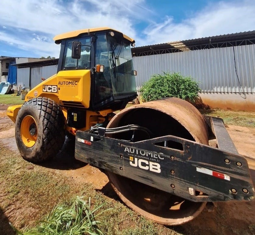 Rolo compactador JCB VM116 2022 - Imagem 1