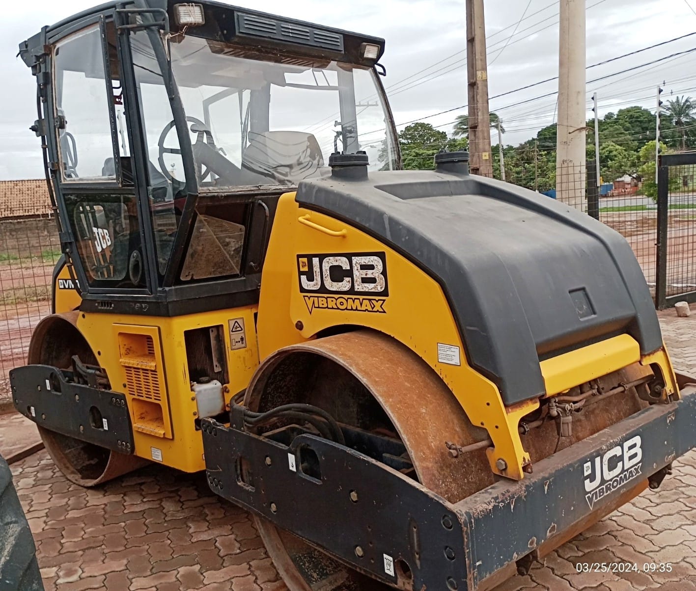 Rolo compactador JCB VMT860 2010 - Imagem 2