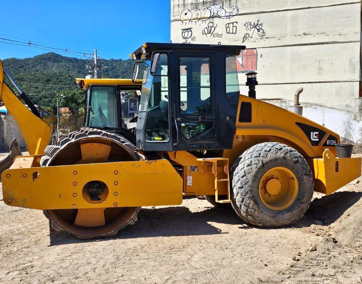 Rolo compactador Liugong 612H 2011 - Imagem 1
