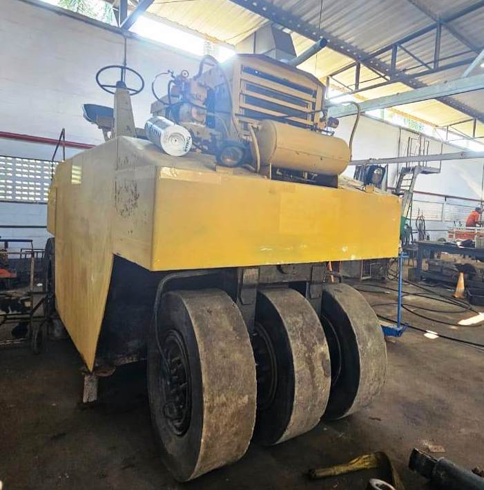 Rolo compactador Müller AP21 1974 - Imagem 7