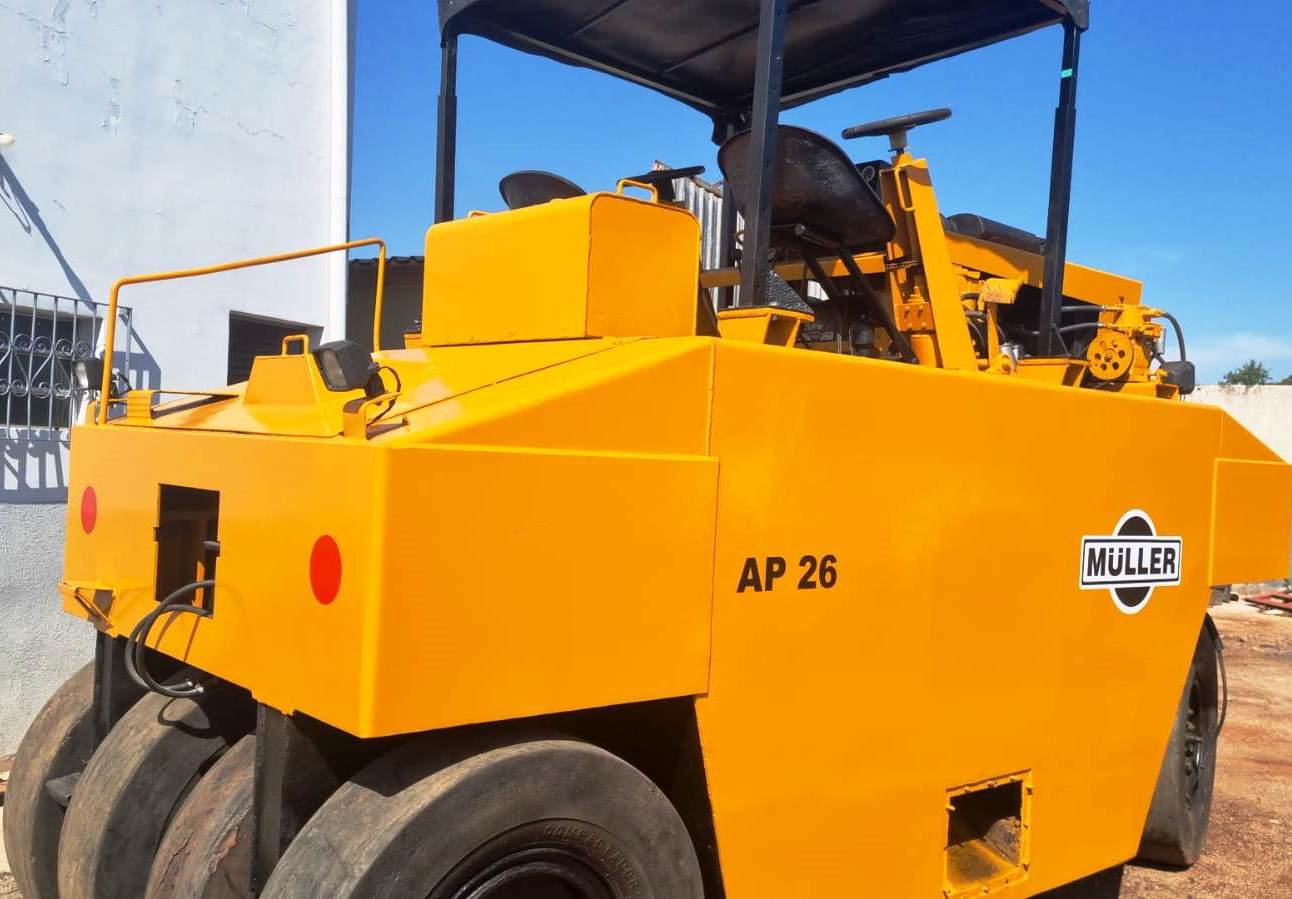 Rolo compactador Müller AP 26 1989 - Imagem 1