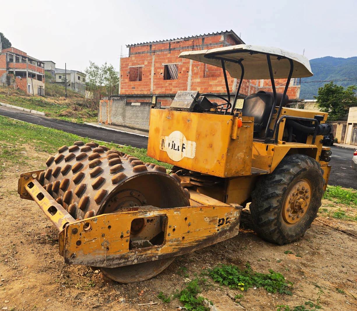 Rolo compactador Müller VAP55 1986 - Imagem 1