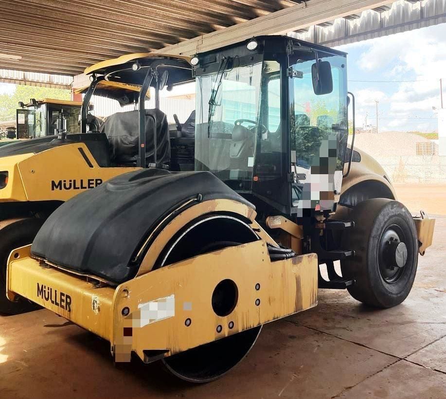 Rolo compactador Müller VAP55 2023 - Imagem 1