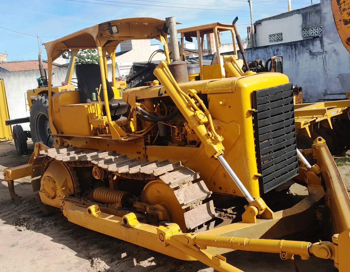 Trator de esteira Caterpillar D4DDD 1977 - Imagem 1