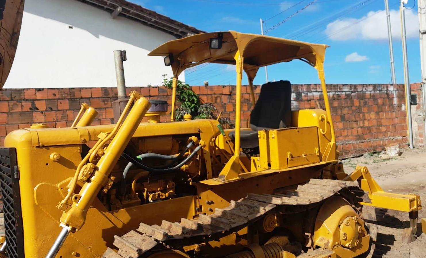 Trator de esteira Caterpillar D4DDD 1977 - Imagem 2