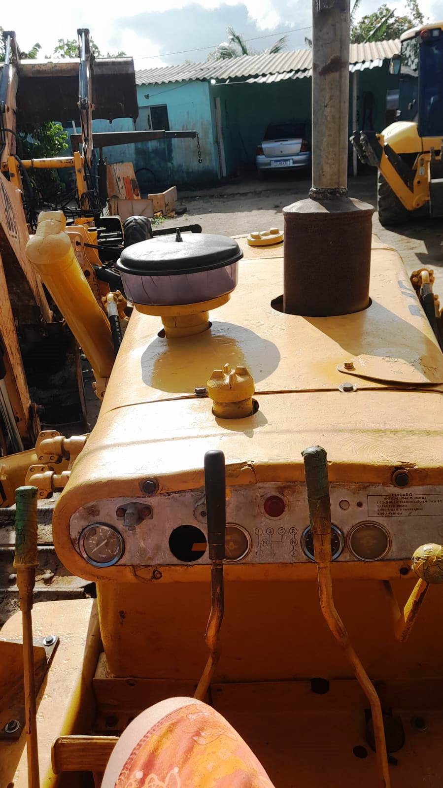 Trator de esteira Caterpillar D4DDD 1977 - Imagem 12