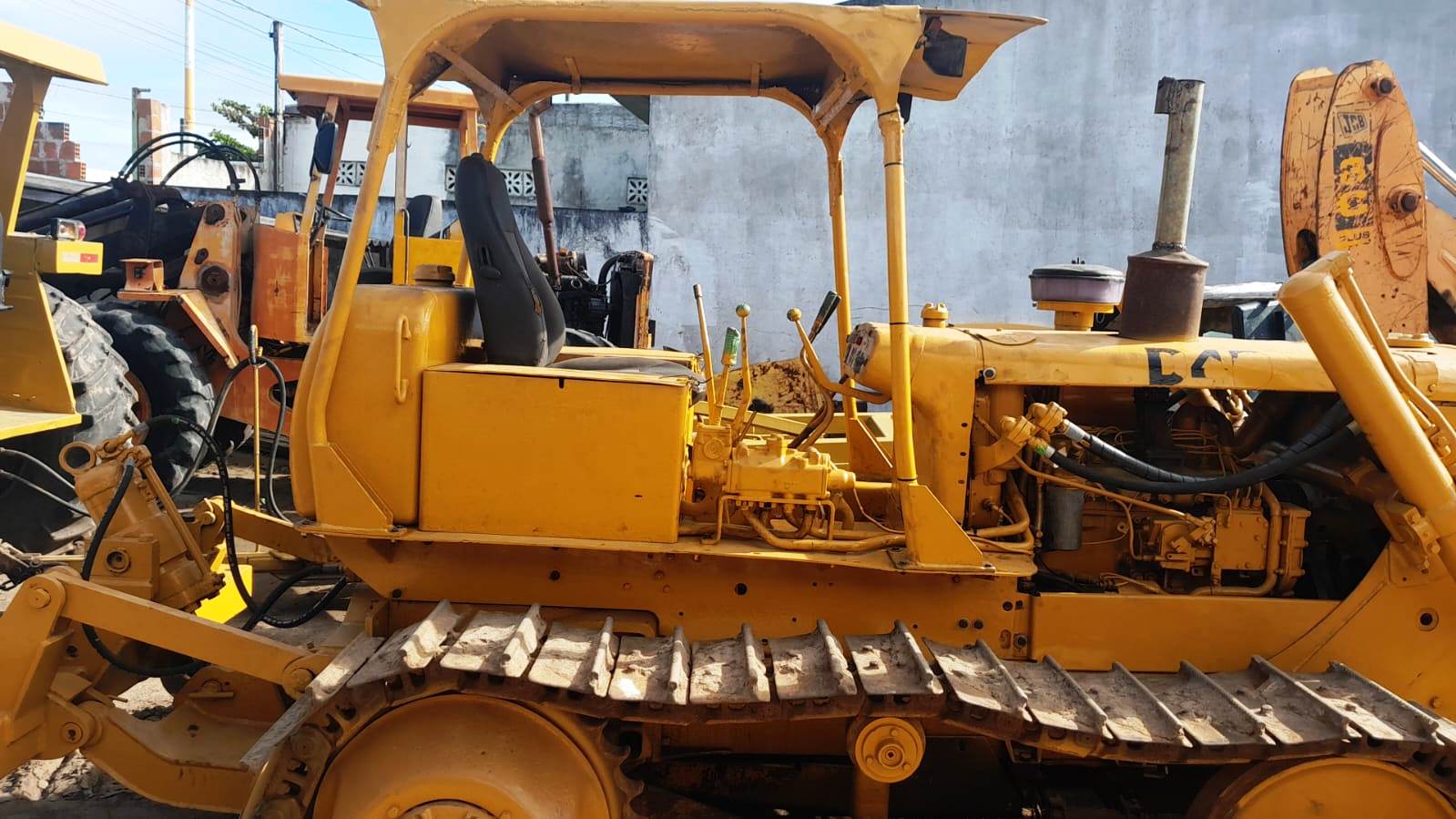 Trator de esteira Caterpillar D4DDD 1977 - Imagem 13
