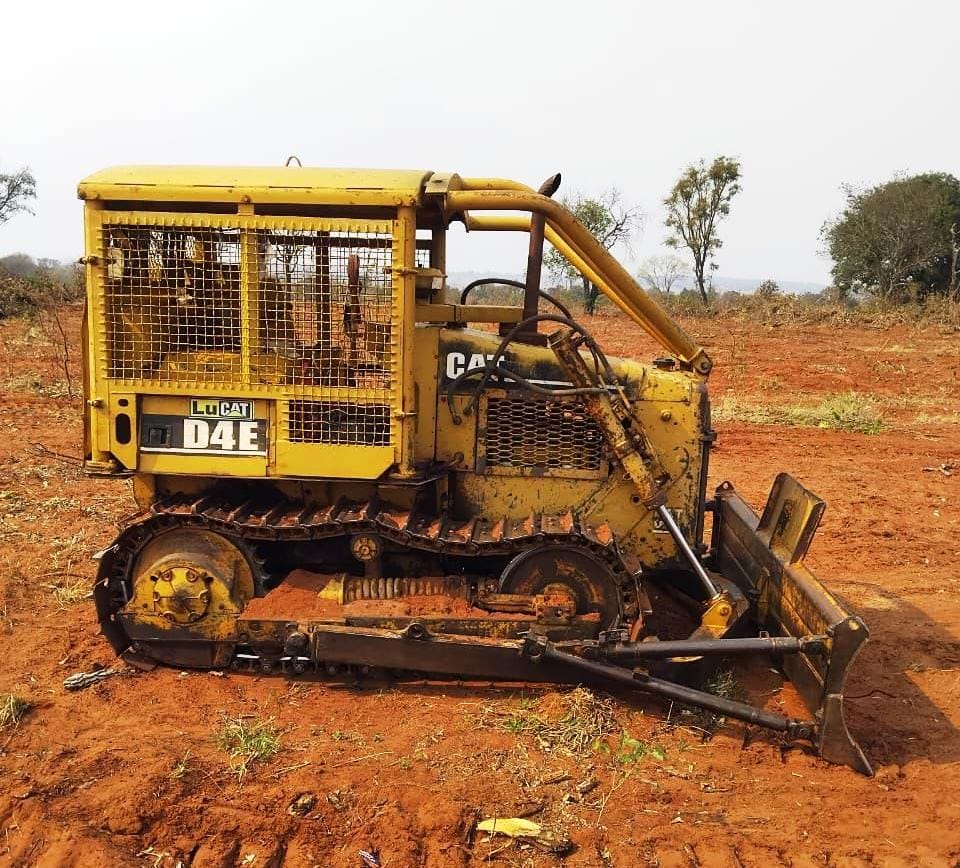 Trator de esteira Caterpillar D4EDD 1989 - Imagem 1