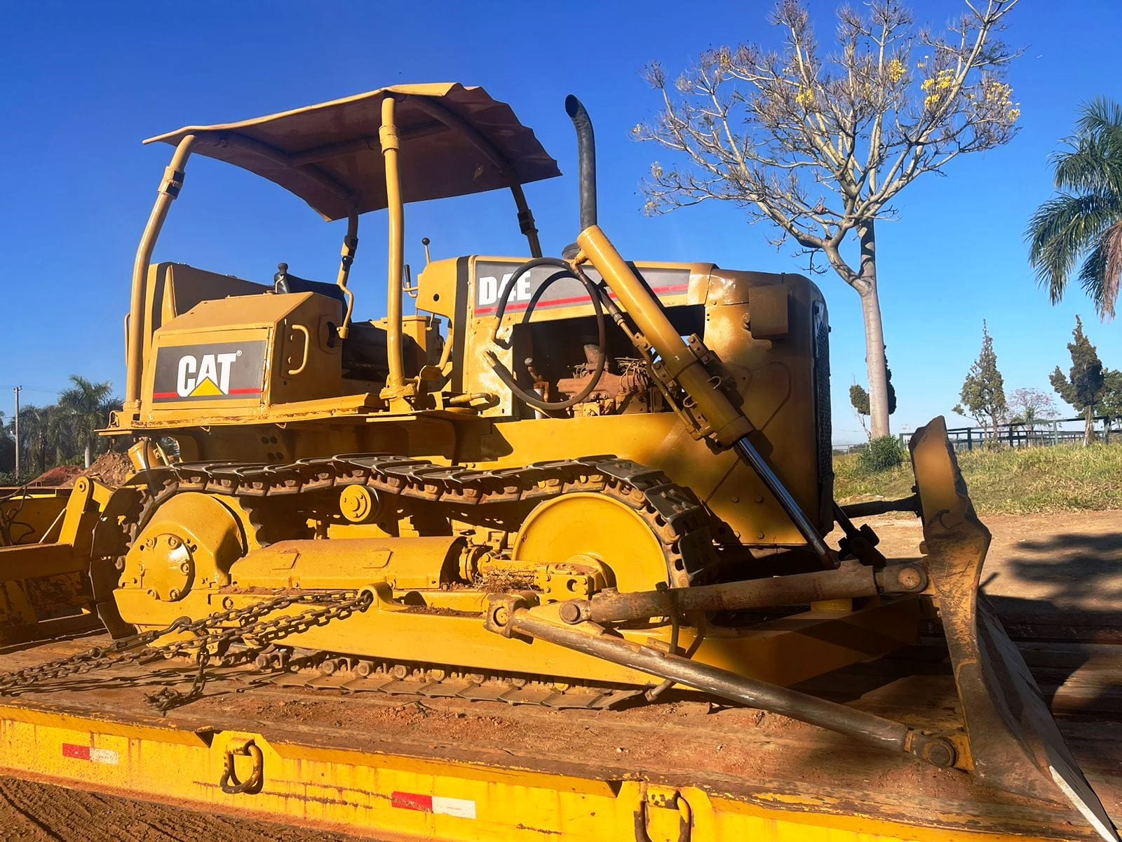 Trator de esteira Caterpillar D4E PS 1985 - Imagem 3