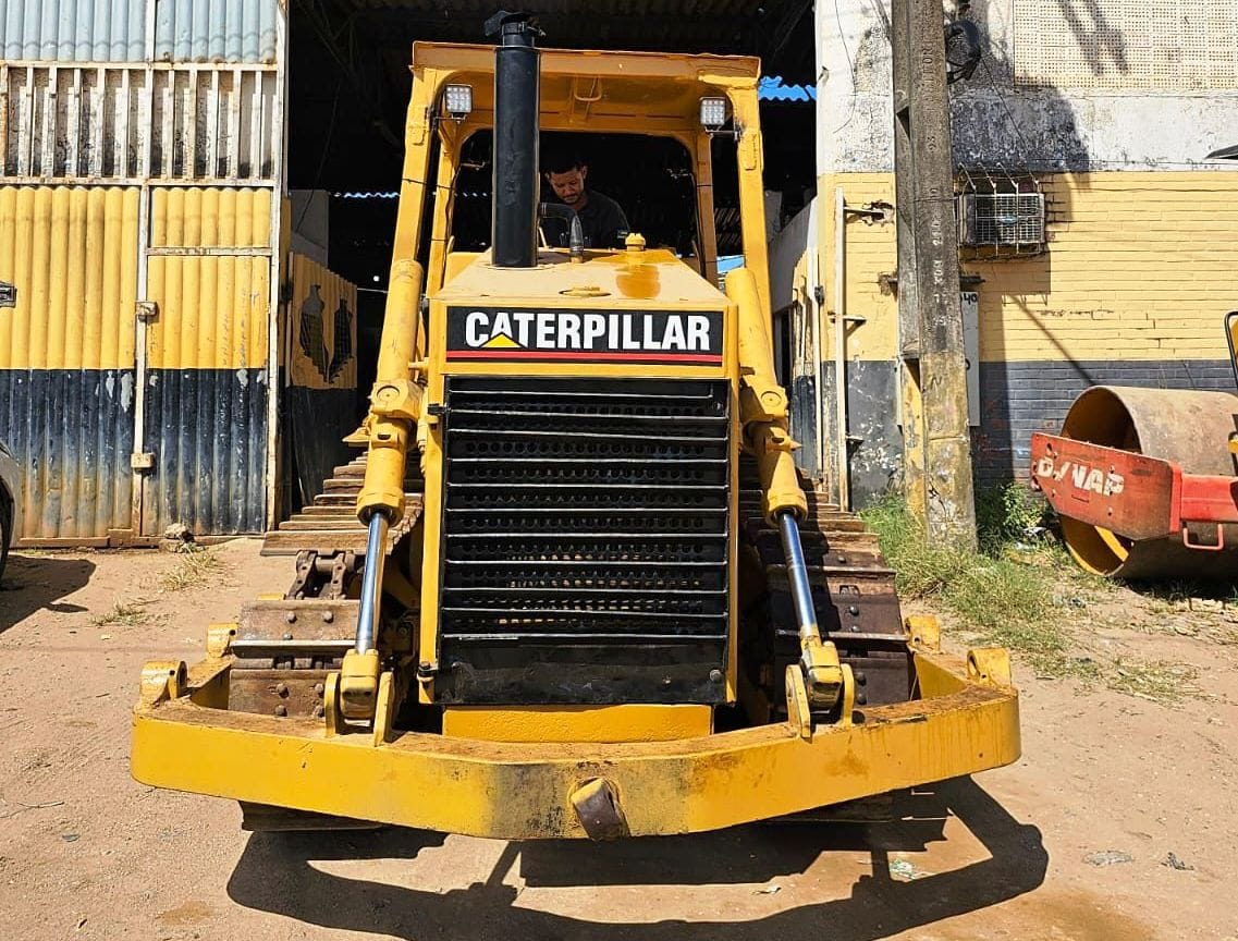 Trator de esteira Caterpillar D4ESR 1997 - Imagem 2