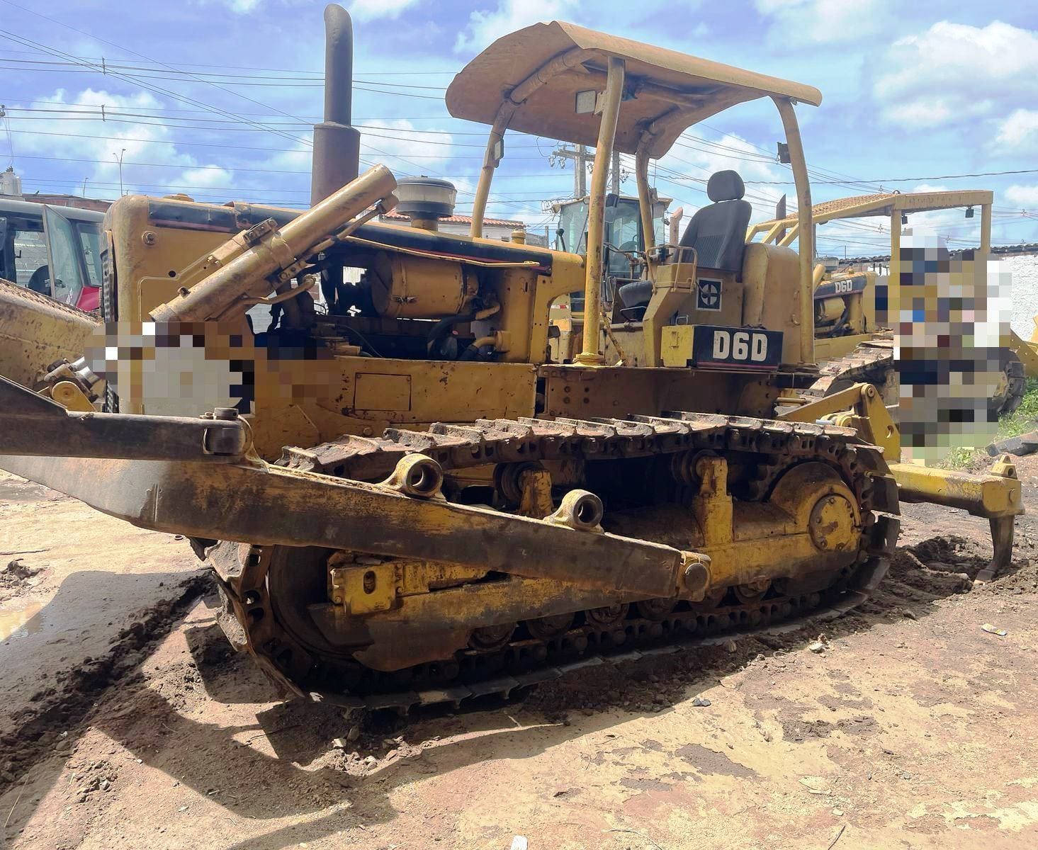 Trator de esteira Caterpillar D6CPS 1978 - Imagem 1